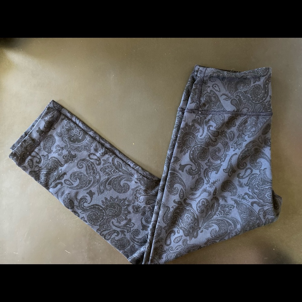 lululemon flower crops